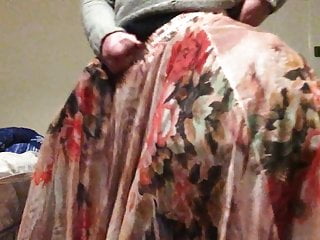 Wanking And Cumming In My Soft Flowy Skirt With Hoopskirt free video