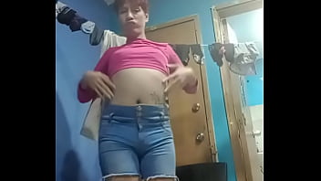 Cuando Una Linda Chica Tiende Toda Su Ropa free video