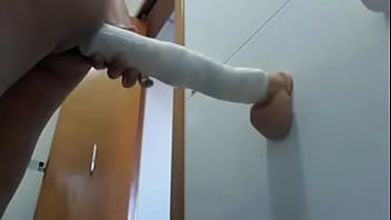 Socando Consolo Muito Comprido No Meu Cu, E Aguentando Tudo Dentro 33Cm,Que Delícia@ free video