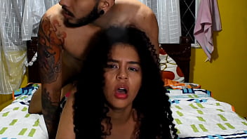 Pareja Amateur Tiene Sexo En La Habitación Y El Se Corre Sobre El Culo De Ella free video