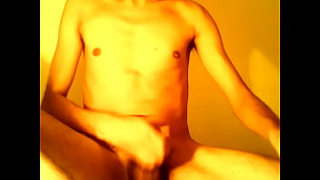 Flaco Argentino Pija Chica Se Hace Una Paja free video