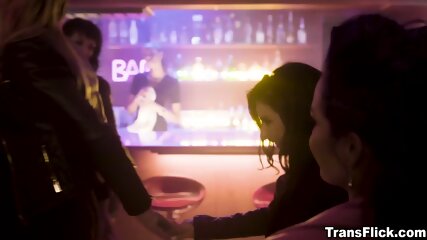 Threesome Sex With The Transgender At The Bar free video